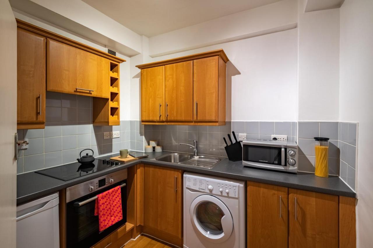 Dolphin House Serviced Apartments Londra Esterno foto